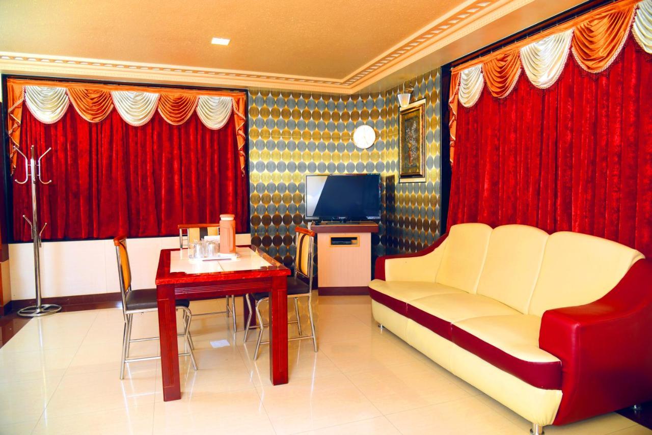 The Grand Krishna Rooms Bangalore Extérieur photo